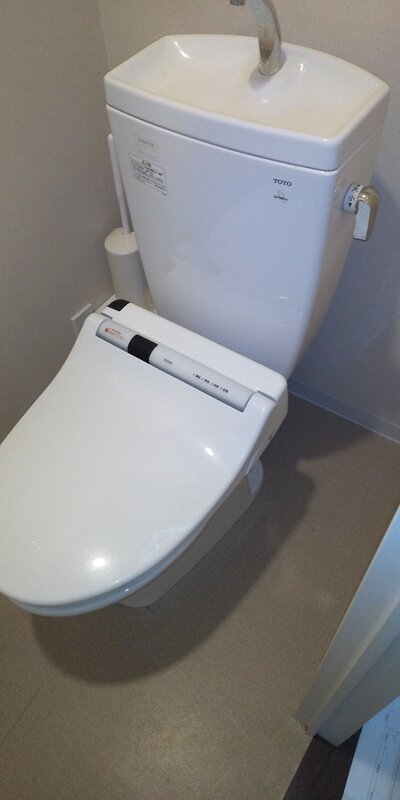 トイレ　ビフォー　マンション　202511.JPG